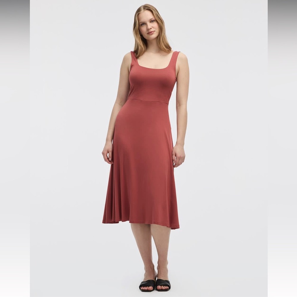 NWOT Chic Midi Dress